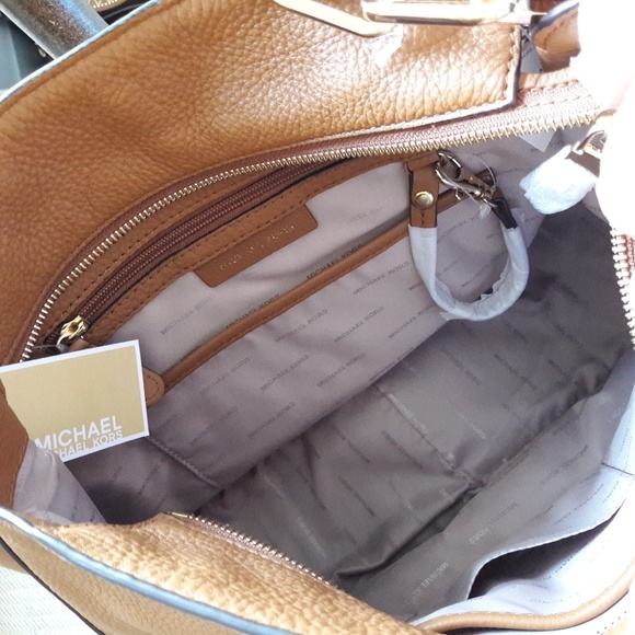 NWT MICHAEL KORS LEATHER FULTON LARGE HOBO BAG - Picture 6 of 8